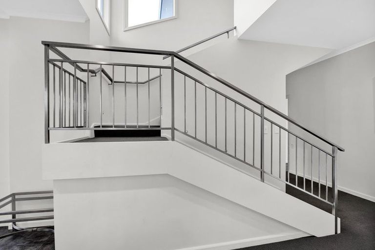 Photo of property in 8 Edna Wills Place, Hawera, 4610