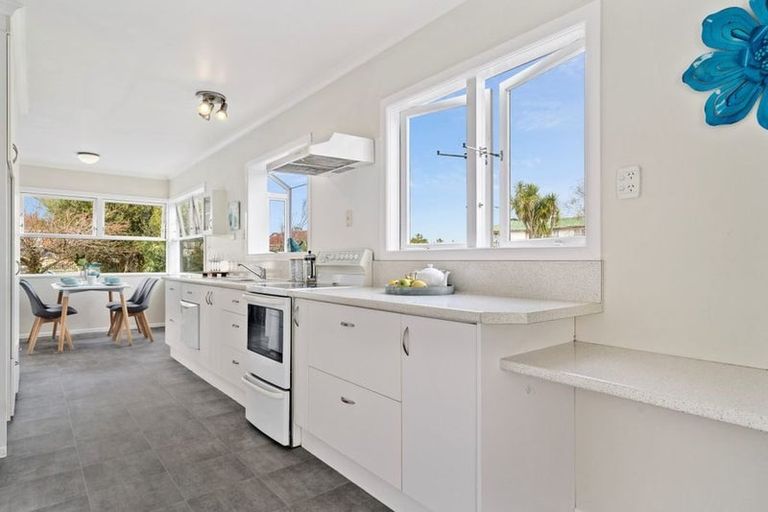 Photo of property in 13 Mickle Street, Te Atatu South, Auckland, 0610