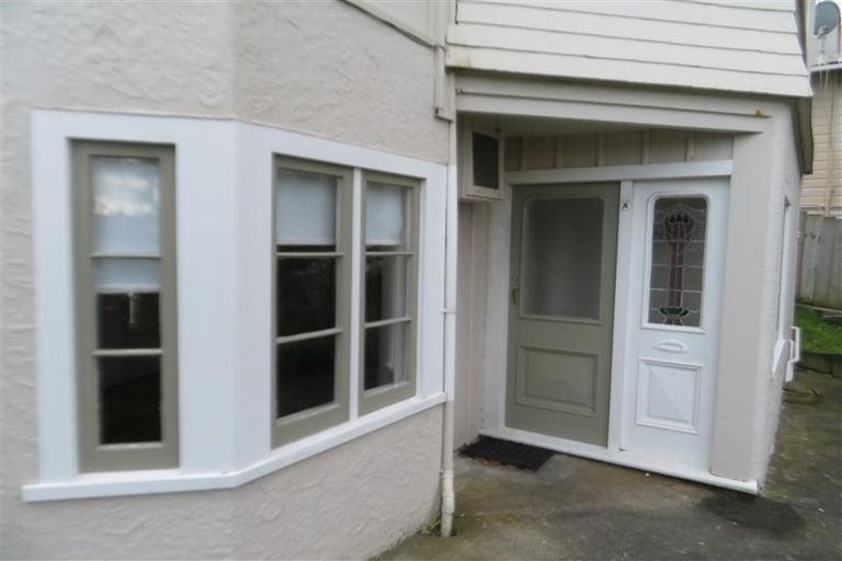 Photo of property in 30 Childers Terrace, Kilbirnie, Wellington, 6022