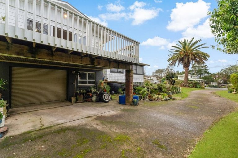 Photo of property in 4 Palmer Avenue, Glen Eden, Auckland, 0602