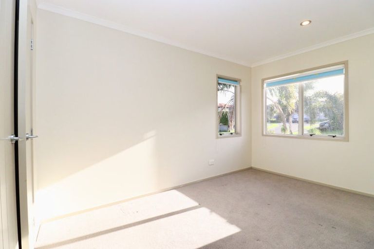 Photo of property in 9 Chard Place, Flat Bush, Auckland, 2016