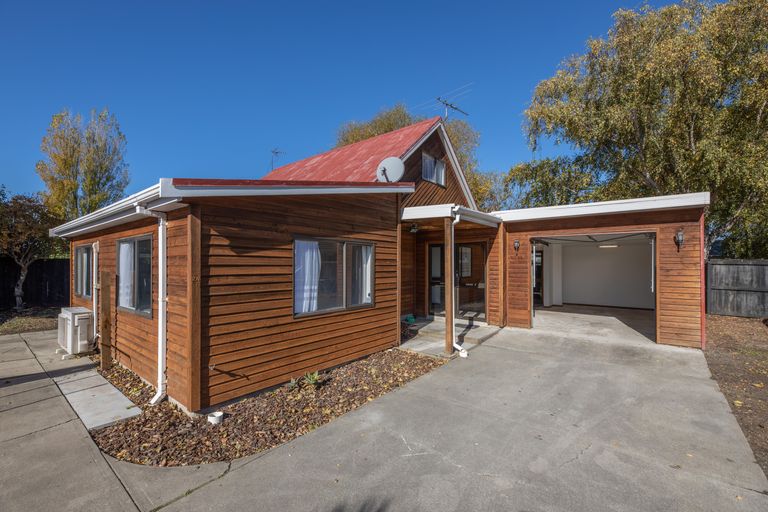 Photo of property in 2a Wainoni Road, Wainoni, Christchurch, 8061
