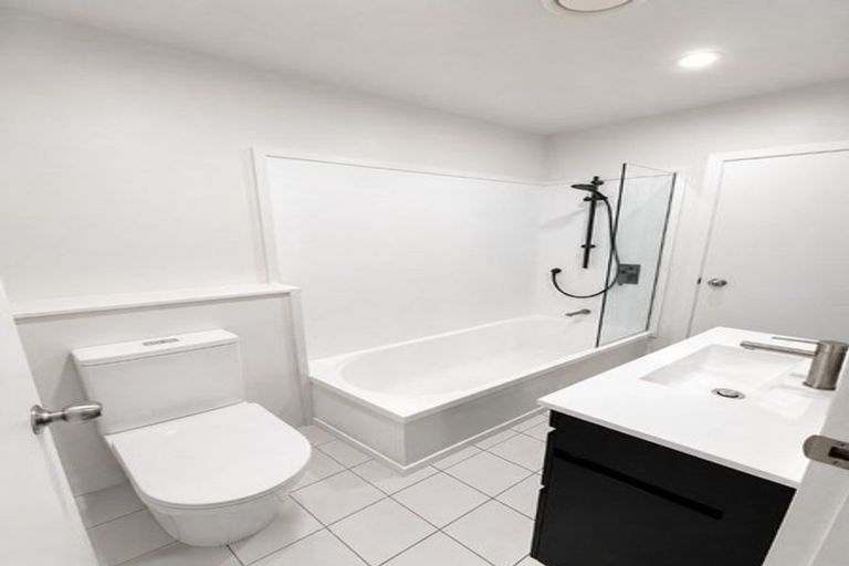 Photo of property in 14/30 John Jennings Drive, Oteha, Auckland, 0632