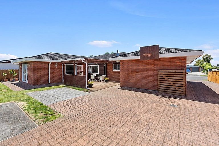 Photo of property in 35 Heta Road, Highlands Park, New Plymouth, 4312