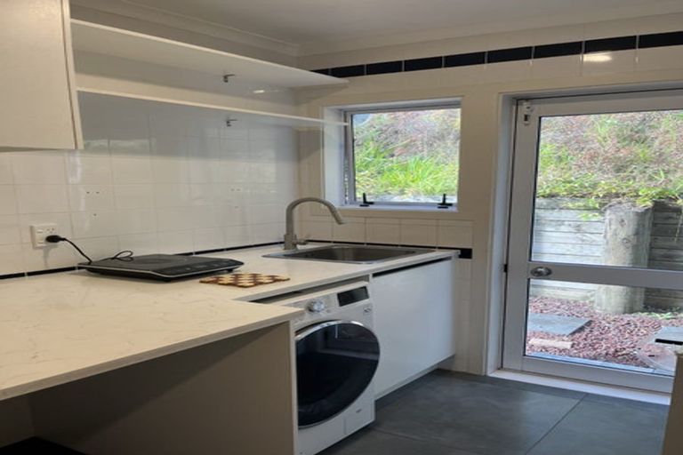 Photo of property in 8 Glenreagh Place, Torbay, Auckland, 0630