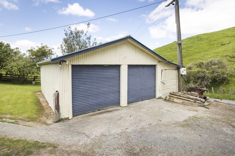 Photo of property in 18 Marshall Road, Hunterville, 4730