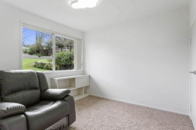 Photo of property in 8 Skyla Place, Massey, Auckland, 0614
