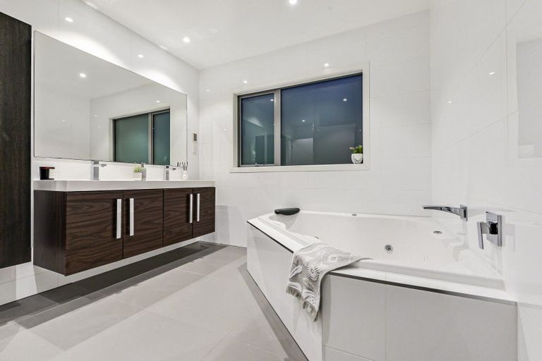 Photo of property in 14 Platina Place, Flagstaff, Hamilton, 3210