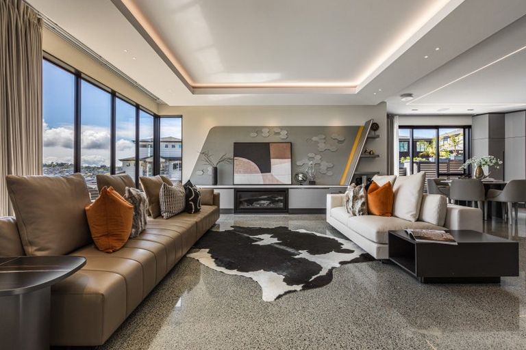 Photo of property in 38 Fernhill Way, Oteha, Auckland, 0632