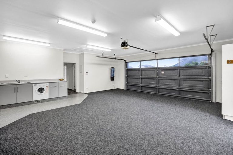 Photo of property in 8 Edna Wills Place, Hawera, 4610