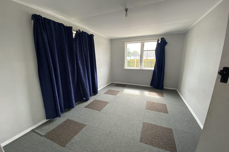 Photo of property in 16 Sandbrook Avenue, Otara, Auckland, 2023