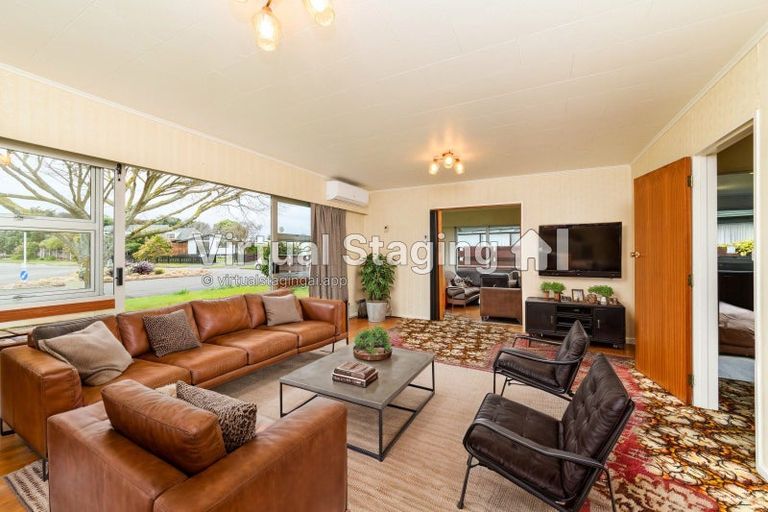 Photo of property in 16 Cecil Place, Cloverlea, Palmerston North, 4412
