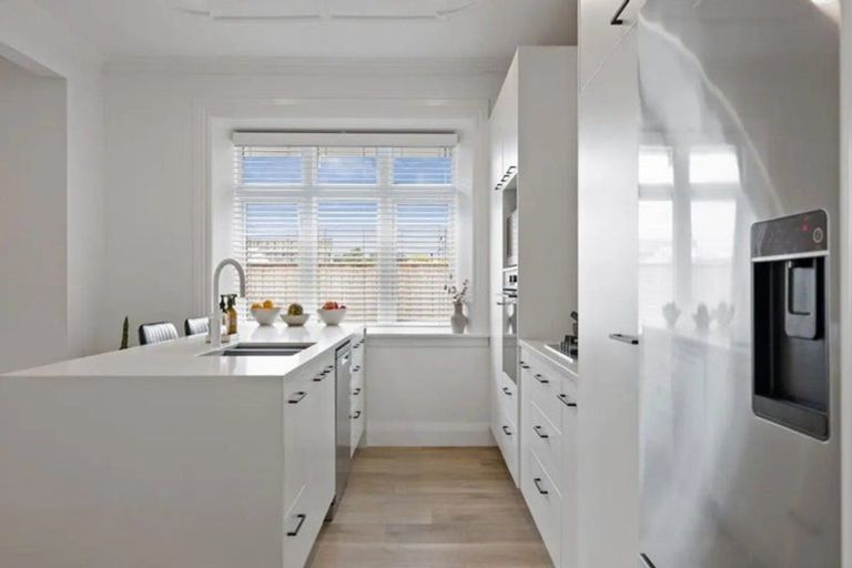 Photo of property in 11 Miro Street, Takaro, Palmerston North, 4410