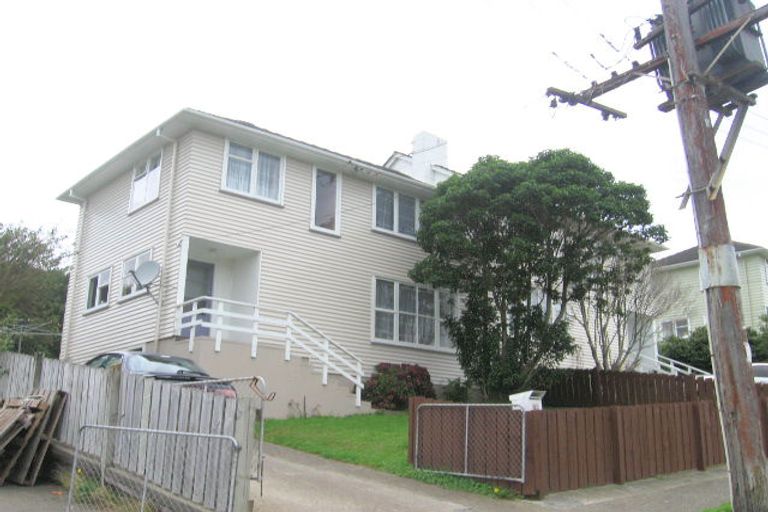 Photo of property in 94 Tremewan Street, Tawa, Wellington, 5028