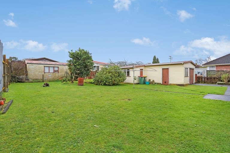 Photo of property in 82 Marne Road, Papakura, 2110