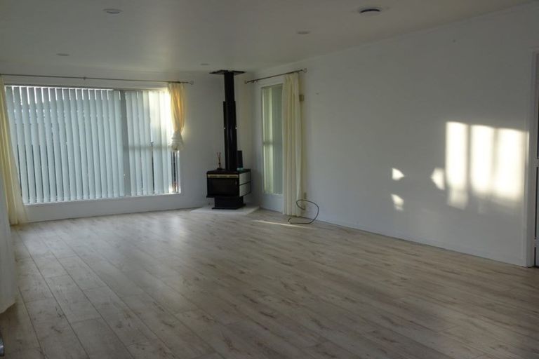 Photo of property in 6 Allington Road, Massey, Auckland, 0614