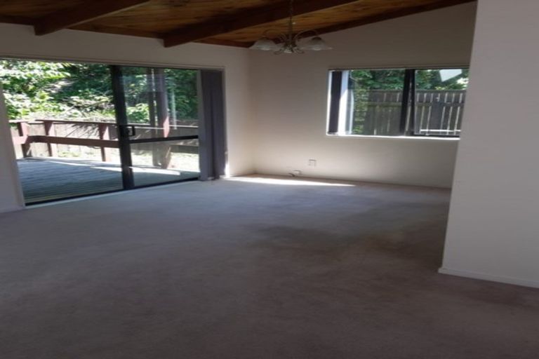 Photo of property in 2/31 Camellia Terrace, Maungaraki, Lower Hutt, 5010