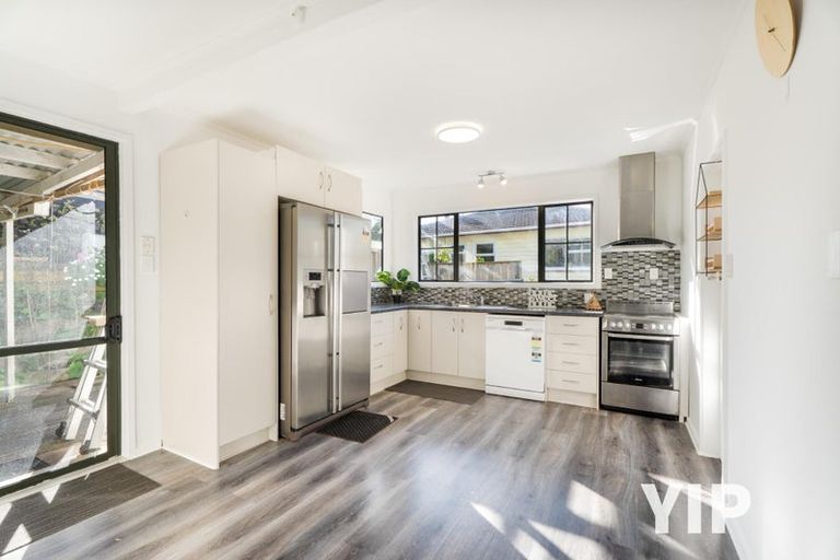 Photo of property in 12 Fyvie Avenue, Tawa, Wellington, 5028