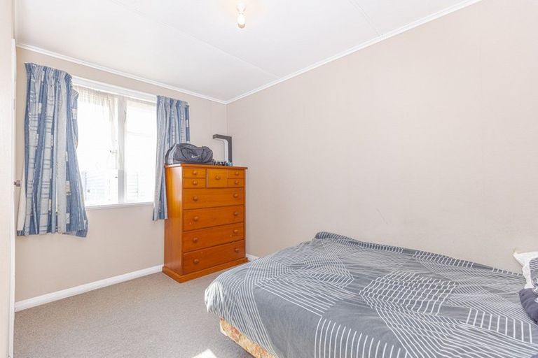 Photo of property in 8 Cross Street, Castlecliff, Whanganui, 4501