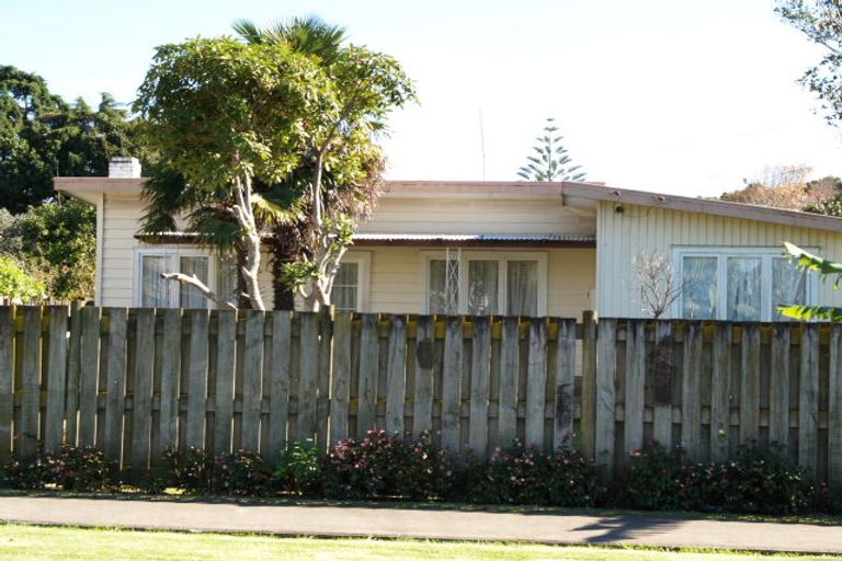 Photo of property in 34 Driver Road, Mangere East, Auckland, 2024