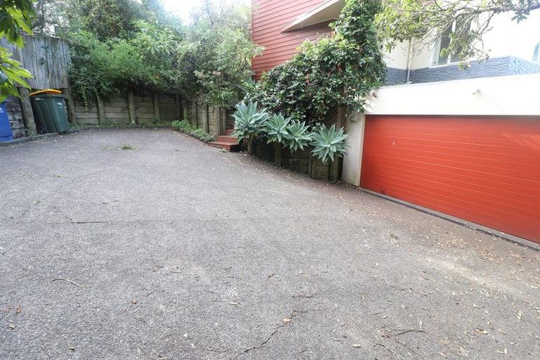 Photo of property in 2/879 East Coast Road, Northcross, Auckland, 0632