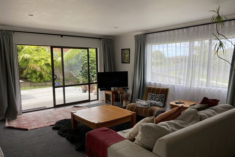 Photo of property in 2 Kenneth Hopper Place, Manly, Whangaparaoa, 0930