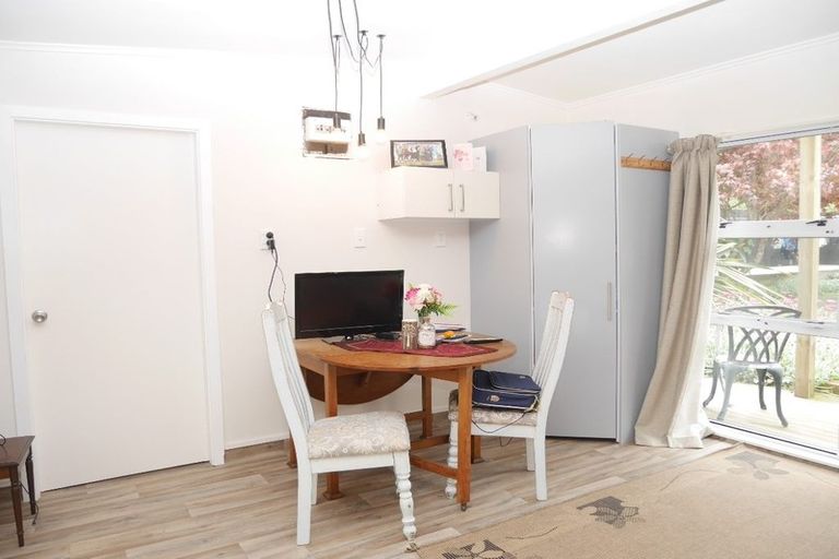 Photo of property in 196 Main Road South, Raumati South, Paraparaumu, 5032