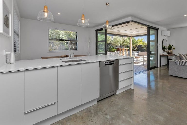 Photo of property in 11 Olney Court, One Tree Point, 0118