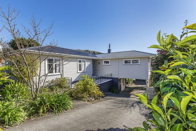 Photo of property in 97 Bell Street, Tawa, Wellington, 5028