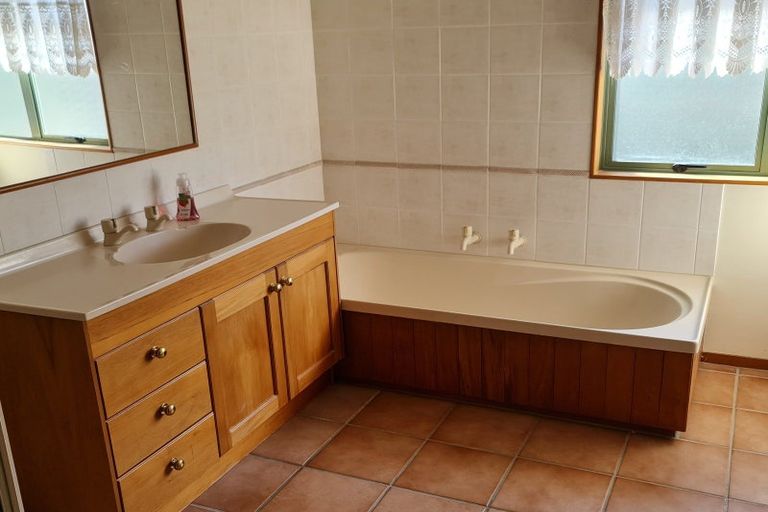 Photo of property in 4 Rochfort Place, Westport, 7825