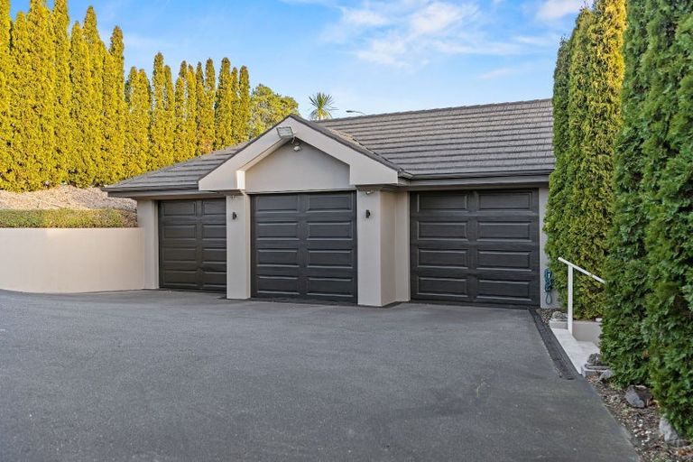 Photo of property in 16 Highcrest Heights, Westmorland, Christchurch, 8025
