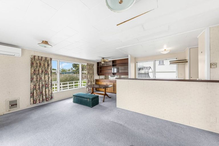 Photo of property in 47 Moffat Road, Red Beach, 0932