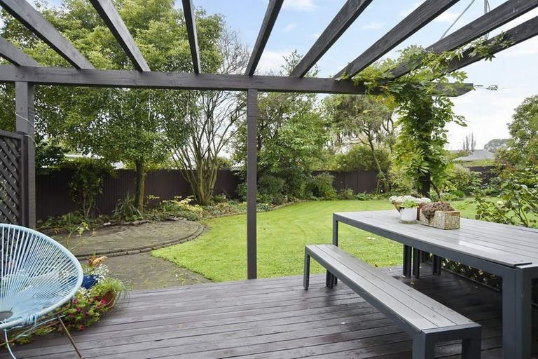 Photo of property in 19 Strachan Place, Rangiora, 7400