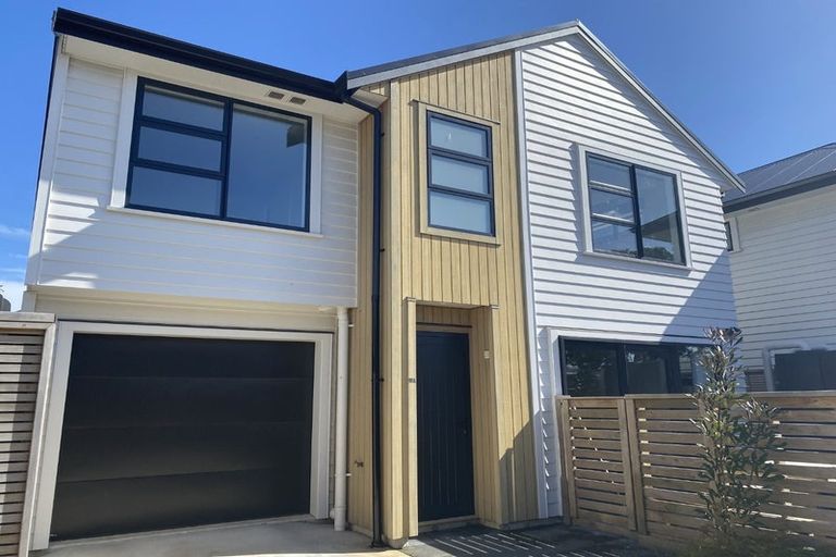Photo of property in 90a Cambridge Terrace, Waterloo, Lower Hutt, 5011