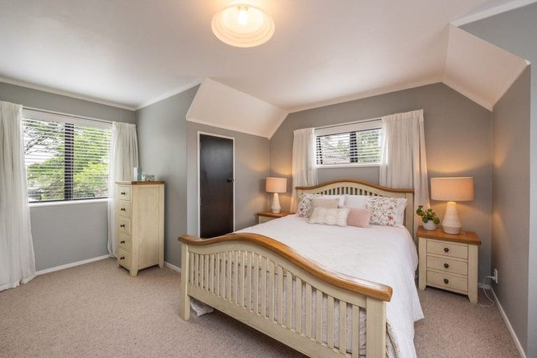 Photo of property in 1 Earl Place, Hokowhitu, Palmerston North, 4410