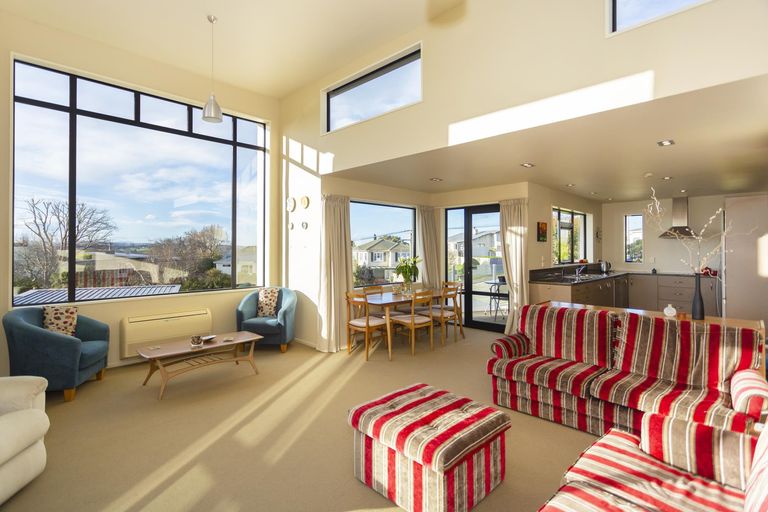 Photo of property in 14 Selwyn Street, South Hill, Oamaru, 9400