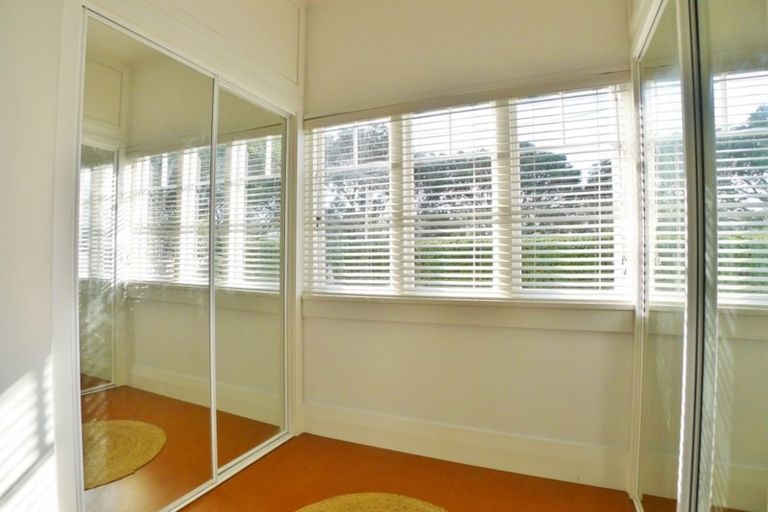 Photo of property in 29 Stafford Road, Northcote Point, Auckland, 0627