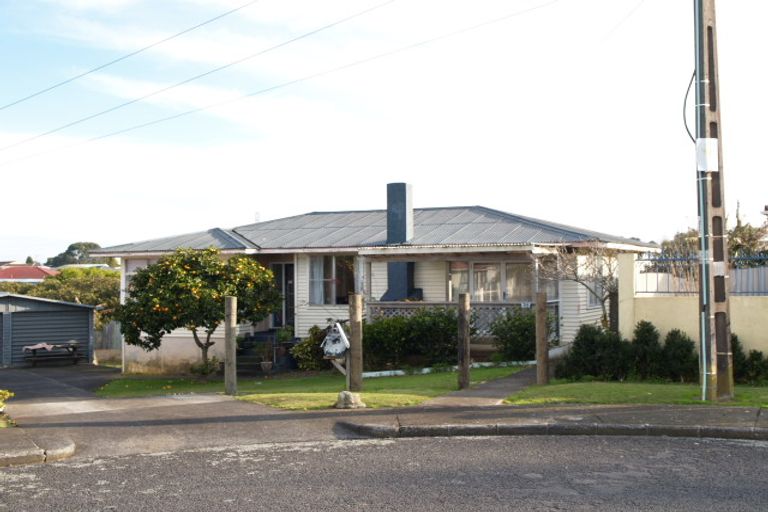 Photo of property in 78 Blake Road, Mangere East, Auckland, 2024