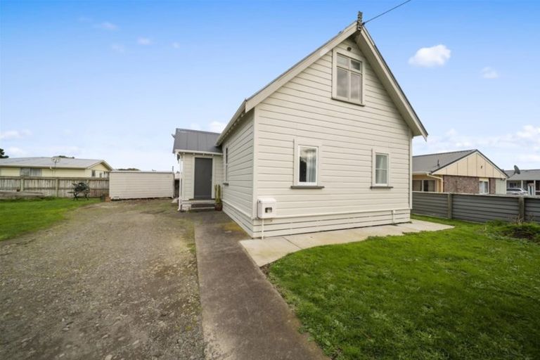 Photo of property in 39 Tauhuri Street, Manaia, 4612