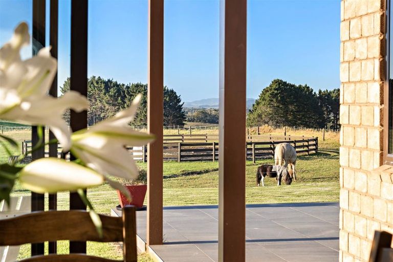 Photo of property in 135b Hutchinson Road, Helensville, 0875