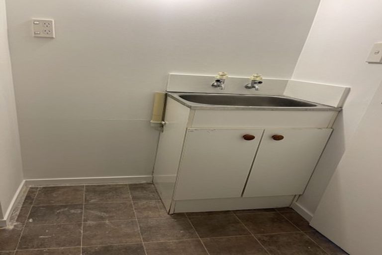 Photo of property in 48 Tiri Tiri Road, Birkdale, Auckland, 0626