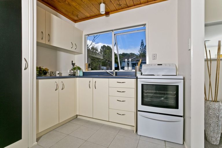 Photo of property in 2/61 Langana Avenue, Browns Bay, Auckland, 0630