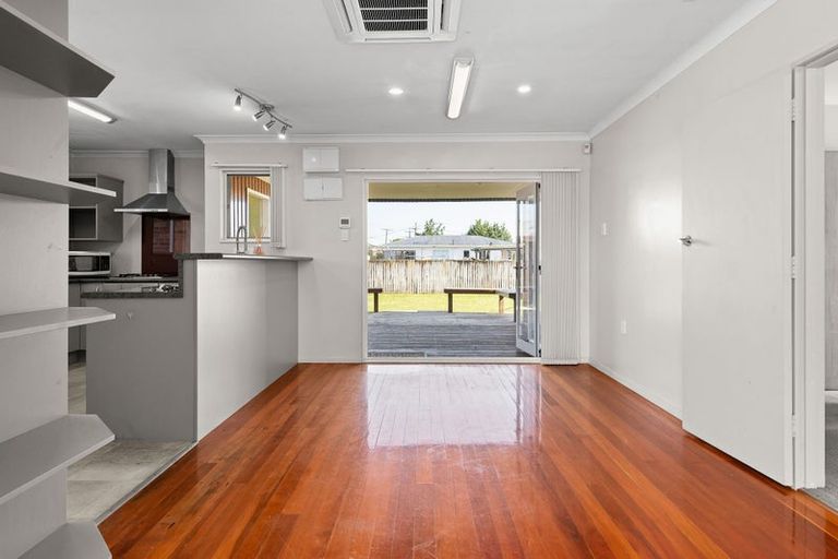 Photo of property in 3 Thornton Place, Melville, Hamilton, 3206