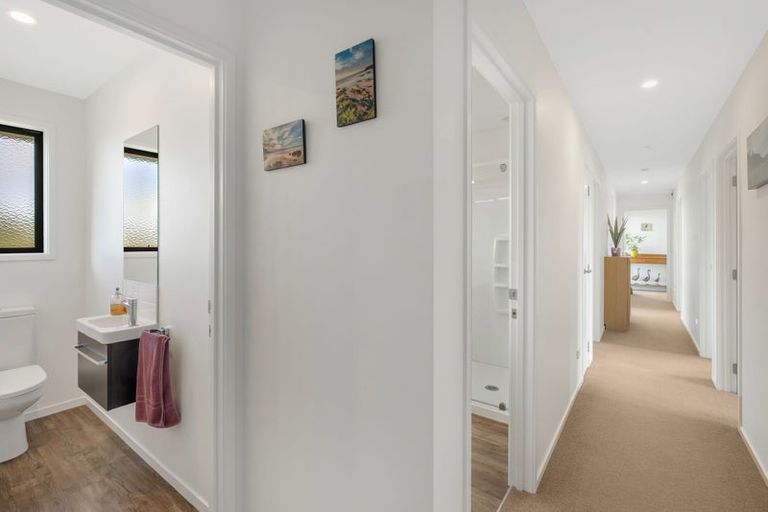 Photo of property in 24 Whitcombe Place, Darfield, 7571