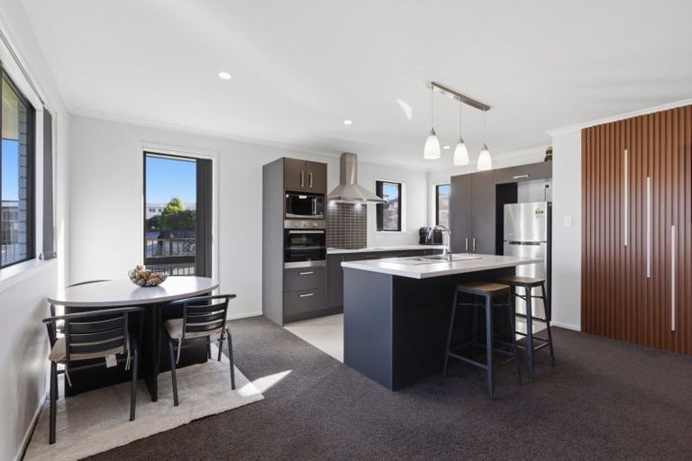 Photo of property in 12 Godwit Lane, Welcome Bay, Tauranga, 3112