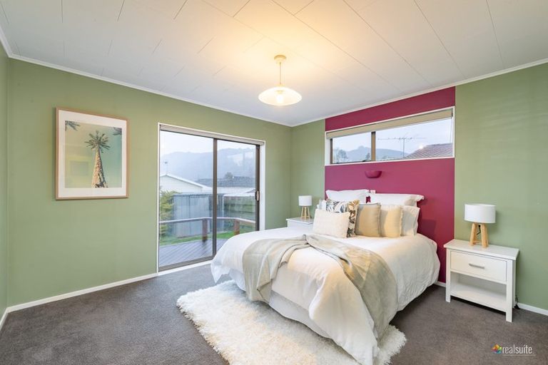 Photo of property in 2/35 Shanly Street, Brown Owl, Upper Hutt, 5018