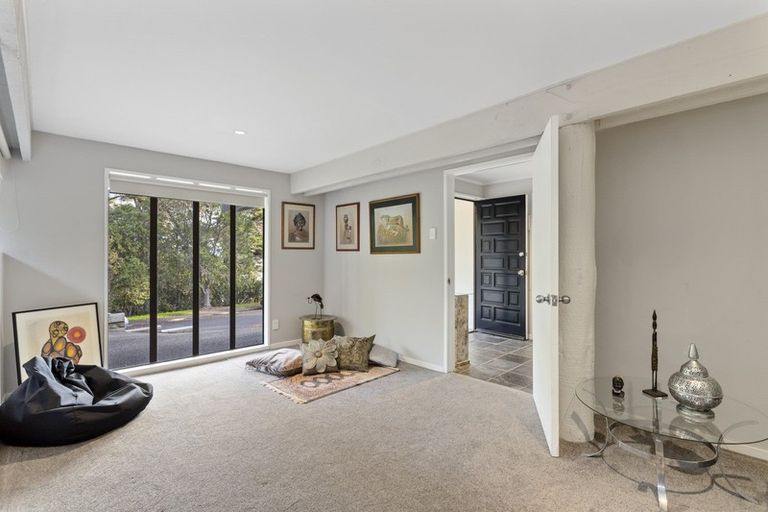 Photo of property in 35 Rosecamp Road, Beach Haven, Auckland, 0626