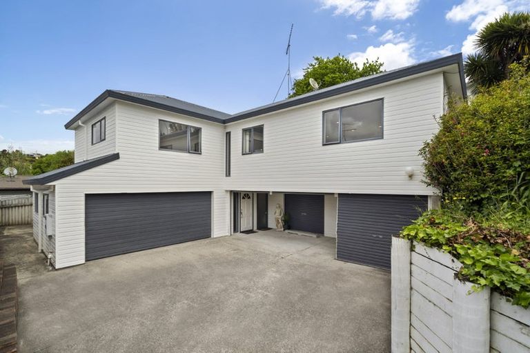 Photo of property in 2/26 Blenheim Street, Glenfield, Auckland, 0629