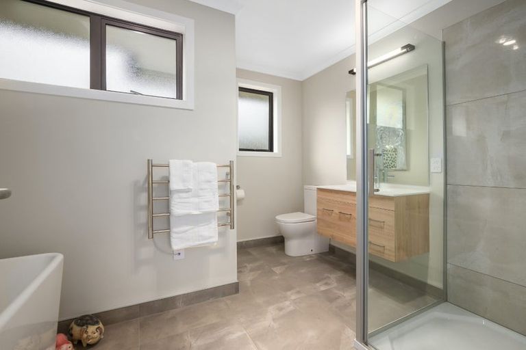 Photo of property in 13 Cosgrove Rise, Riverstone Terraces, Upper Hutt, 5018