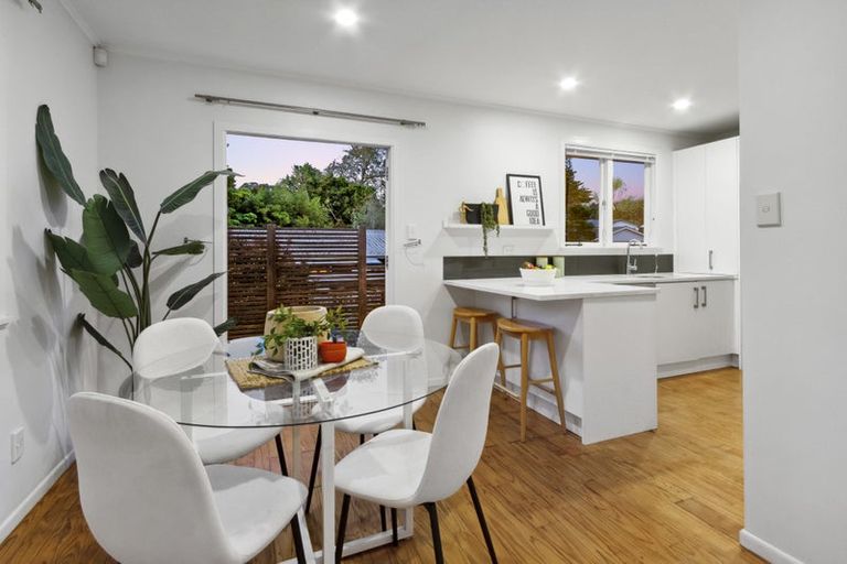 Photo of property in 1/5 September Place, Forrest Hill, Auckland, 0620